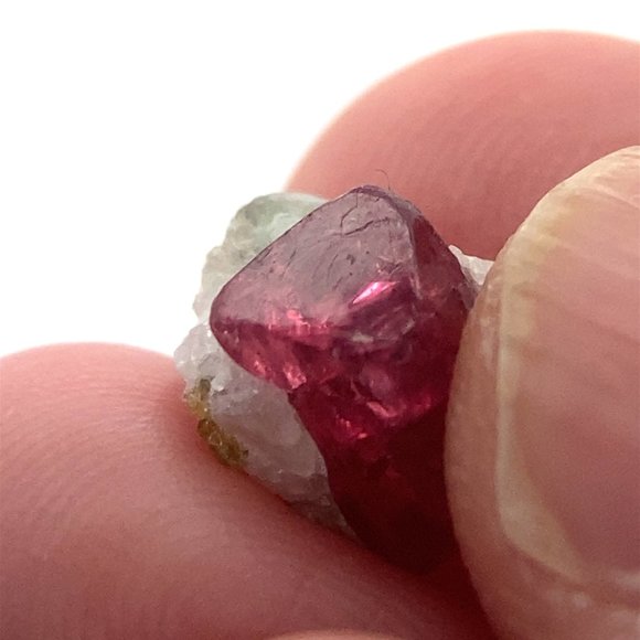 Red Mahenge Spinel Crystal 5.15ct - Picture 1 of 7